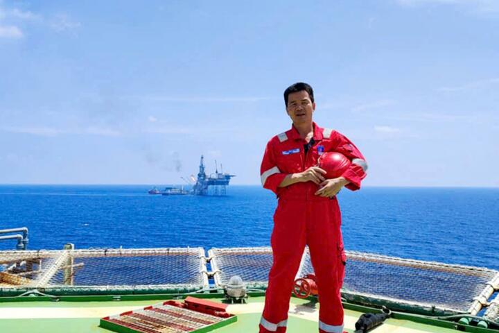 "Blouse trắng” ở Đại Hùng 01