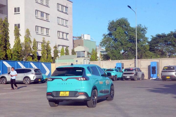 Cú sốc giá dầu toàn cầu và bước đi tiên phong của PVOIL trong chuyển dịch năng lượng