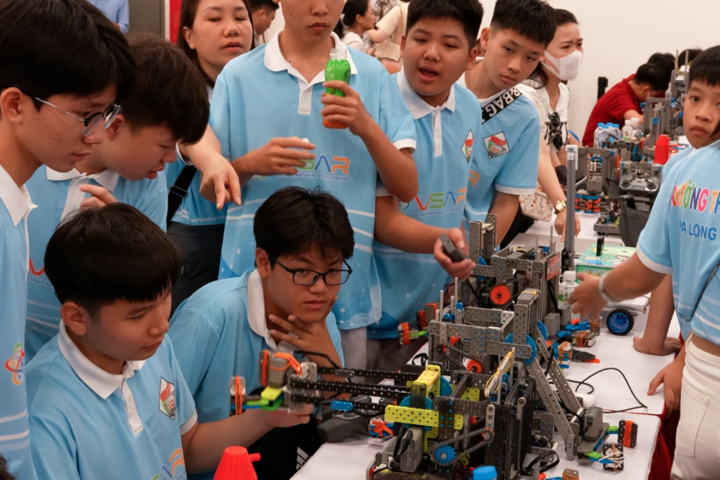 [Chùm ảnh] 37 trường STEM Innovation Petrovietnam hội tụ tại vòng chung kết VSAR 2025-2026