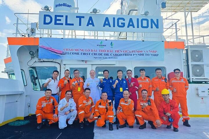Lô dầu thô đầu tiên do PVNDB thu xếp cập cảng Nhà máy Lọc hóa dầu Nghi Sơn