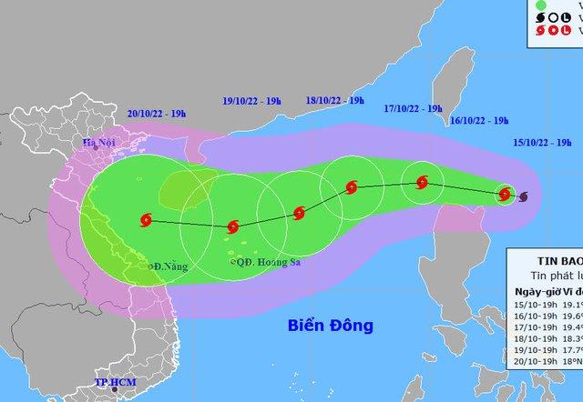 Đi vào Biển Đông bão NESAT giật cấp 12 và tiếp tục mạnh thêm, diễn biến rất phức tạp - Ảnh 1.