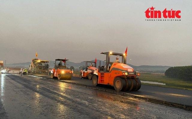 Tăng tốc thi công, đảm bảo tiến độ cán đích cao tốc Quốc lộ 45 - Nghi Sơn - Ảnh 9.