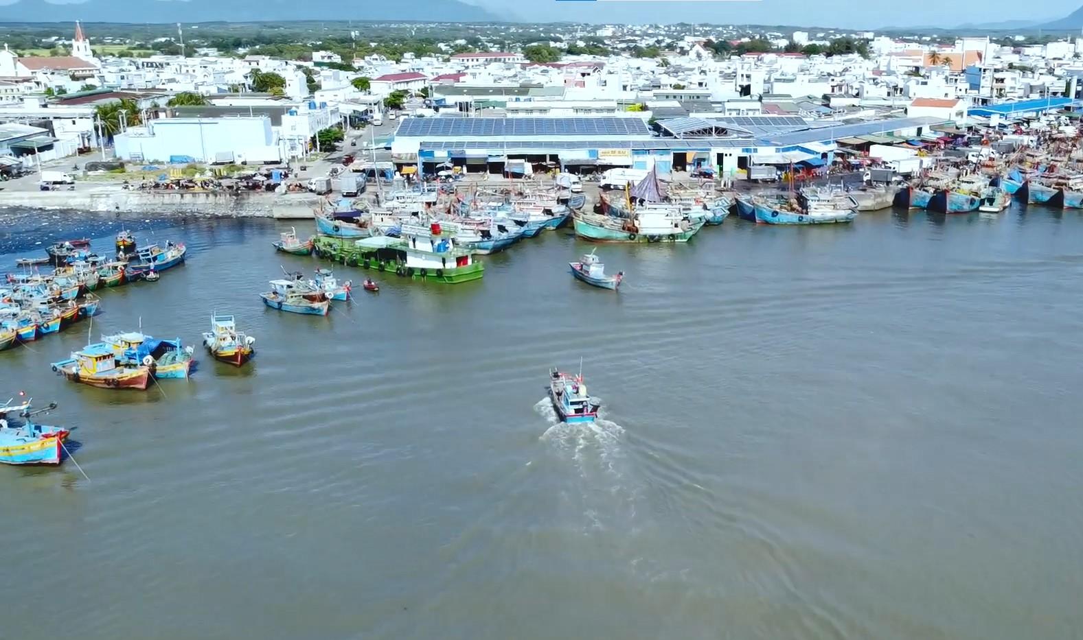 Người dân cần chủ động ứng phó tình hình nguy hiểm trên biển. Ảnh minh họa Duy Tuấn