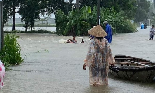 Mưa lũ ở Đà Nẵng cuốn trôi hàng chục hecta thủy sản, rau màu của người dân