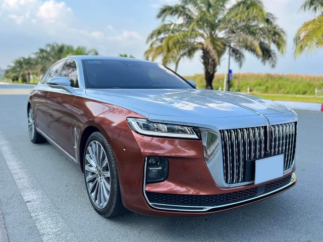 Hongqi H9 'lướt' chào giá hơn 1,6 tỷ: Rẻ hơn xe mới gần 500 triệu, đổi màu kiểu Maybach, được ví như 'Rolls-Royce giá rẻ' - Ảnh 1.