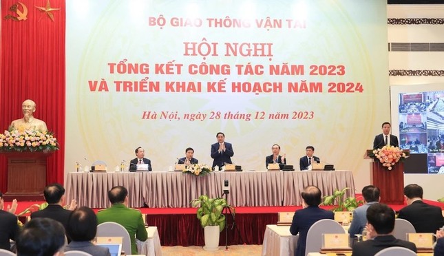 Năm 2024 trình dự án đường sắt tốc độ cao Bắc - Nam, khởi công 19 dự án lớn - Ảnh 1.