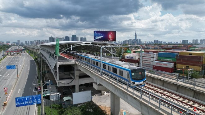 Metro số 1 chạy thử toàn tuyến hồi cuối tháng 8.2023. Ảnh: Anh Tú