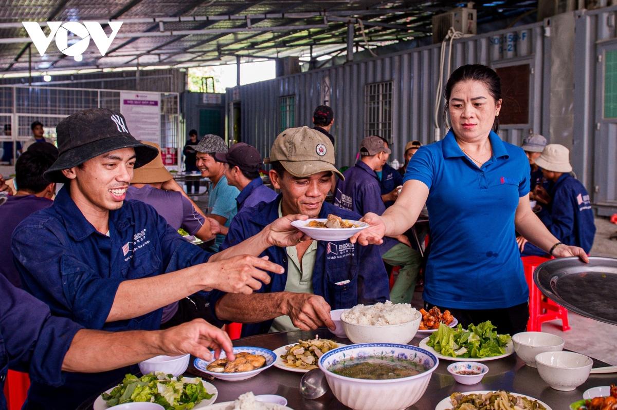 Hối hả thi công cao tốc nối Nha Trang - Sài Gòn những ngày cận Tết Nguyên đán - Ảnh 23.