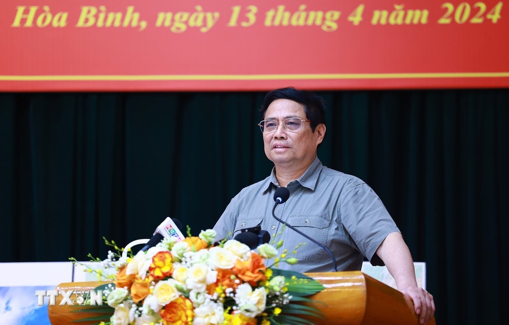 ttxvn_thu_tuong_lam_viec_voi_ban_thuong_vu_tinh_uy_hoa_binh_1304-6.jpg