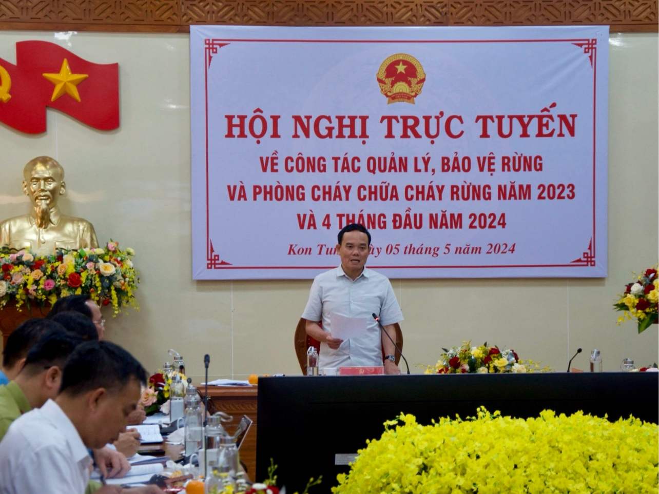 Phó Thủ tướng cũng dành lời khen ngợi cho công tác ứng dụng công nghệ để bào vệ rừng tại vườn quốc gia Chư Mom Ray (huyện Sa Thầy, tỉnh Kon Tum). Ảnh: Huyền Nga