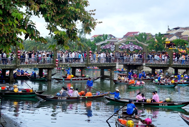 Không để xảy ra chèo kéo, ép giá du khách dịp 2/9- Ảnh 1.