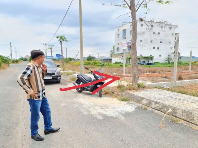 Nỗi niềm nhà đầu tư đất nền: Chê không mua rồi lại tiếc!