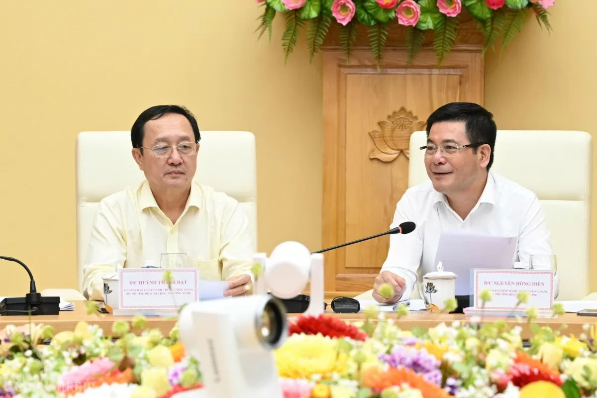 Bộ trưởng Nguyễn Hồng Diên: Sẽ cố gắng thực hiện sớm nhất việc xây dựng quy chuẩn, tiêu chuẩn trạm sạc xe điện Bộ trưởng Nguyễn Hồng Diên: Sẽ cố gắng thực hiện sớm nhất việc xây dựng quy chuẩn, tiêu chuẩn trạm sạc xe điện