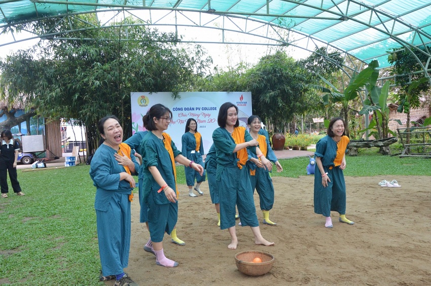 Công đoàn PV College tổ chức chương trình chào mừng 20/10 với với chủ đề “Một đội ngũ – Một mục tiêu”