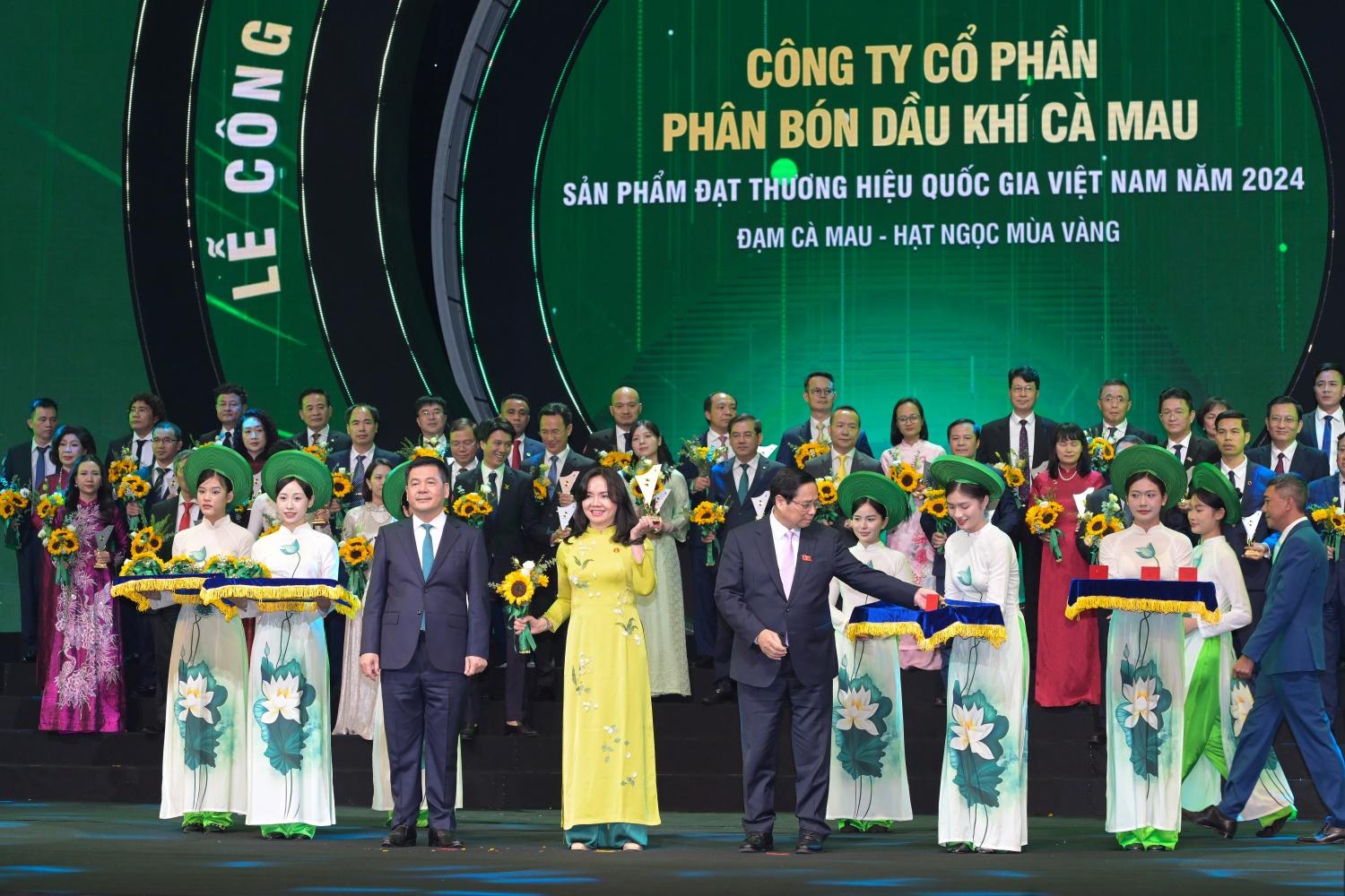 Vinh danh 6 doanh nghiệp Petrovietnam có sản phẩm đạt Thương hiệu Quốc gia năm 2024