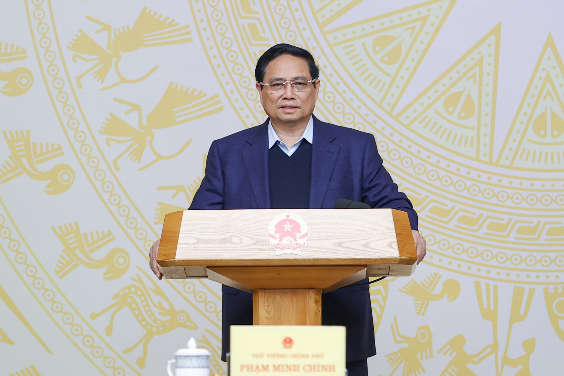 dau tu xung tam ve nguon nhan luc the che va ha tang cho cong nghiep ban dan hinh 1