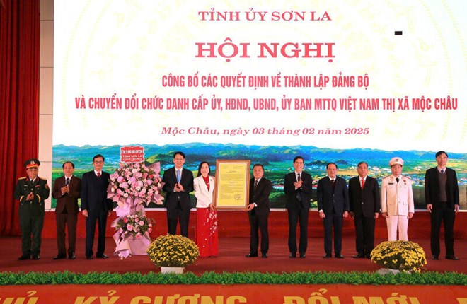 Mộc Châu kiện toàn bộ máy lãnh đạo sau khi lên thị xã