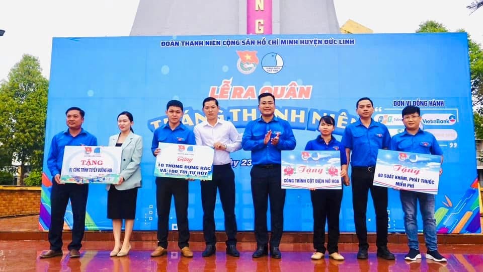 Trong đợt ra quân “Tháng thanh niên” 2025 của Huyện đoàn Đức Linh với tổng giá trị nguồn lực hỗ trợ hơn 120 triệu đồng cho hoạt động an sinh xã hội