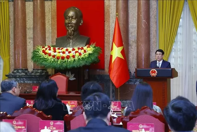 Chủ tịch nước Lương Cường chúc mừng ngành Y tế nhân kỷ niệm 70 năm Ngày Thầy thuốc Việt Nam. Ảnh: Lâm Khánh/TTXVN Chủ tịch nước Lương Cường chúc mừng ngành Y tế nhân kỷ niệm 70 năm Ngày Thầy thuốc Việt Nam. Ảnh: Lâm Khánh/TTXVN