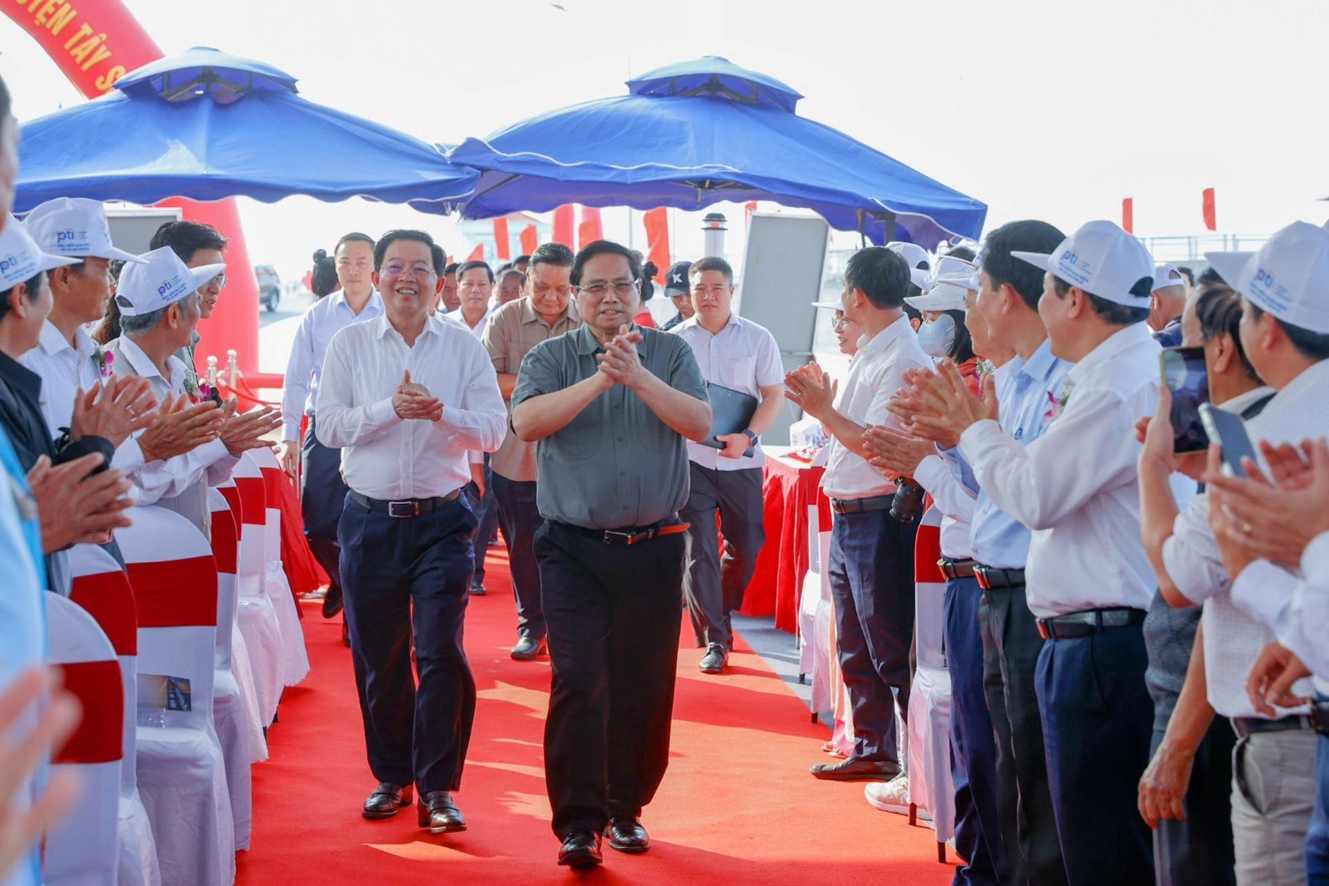 thu tuong pham minh chinh du le khanh thanh dap dang phu phong tinh binh dinh hinh 2
