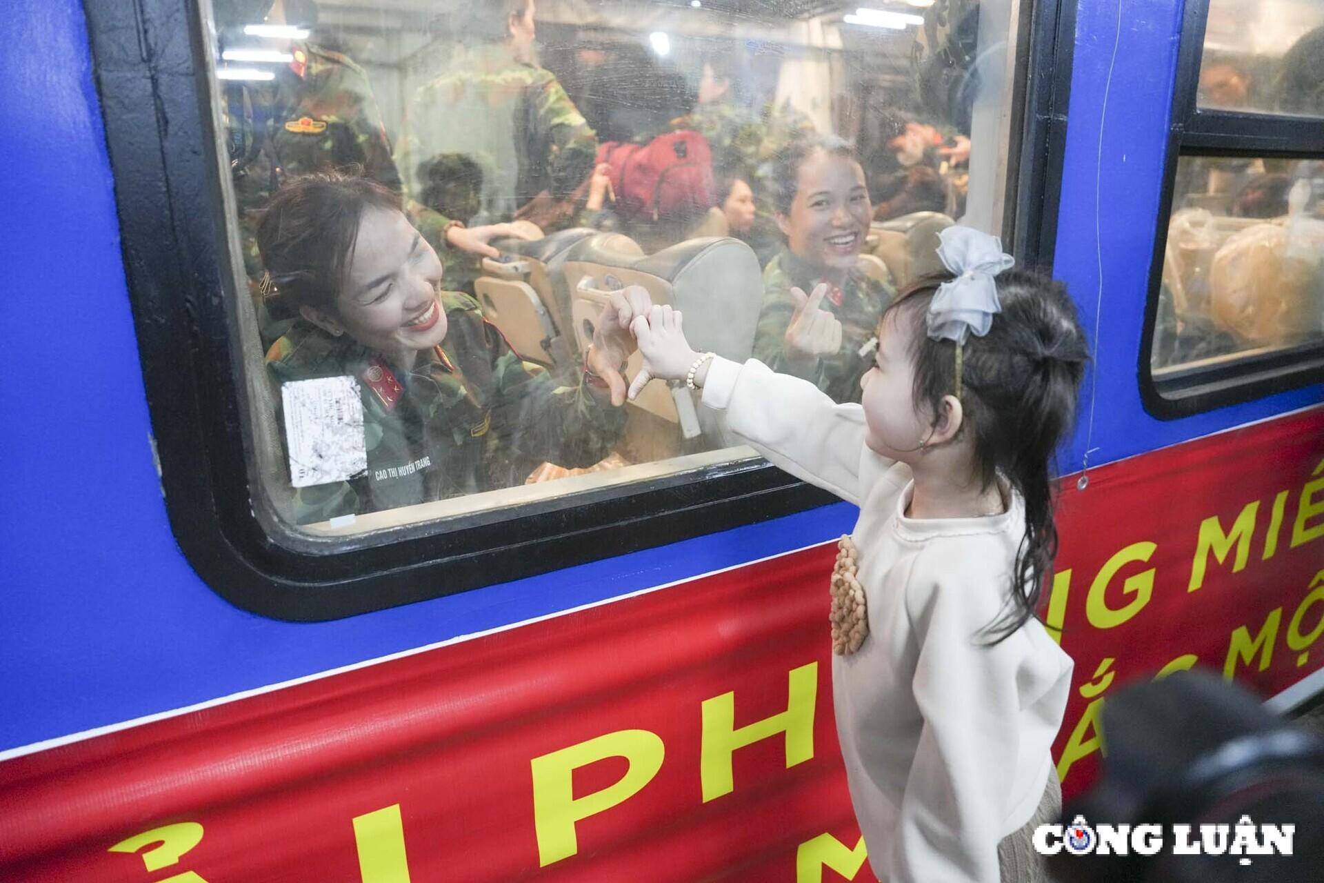 hang nghin quan nhan bat dau vao nam hop luyen dieu binh dieu hanh hinh 10