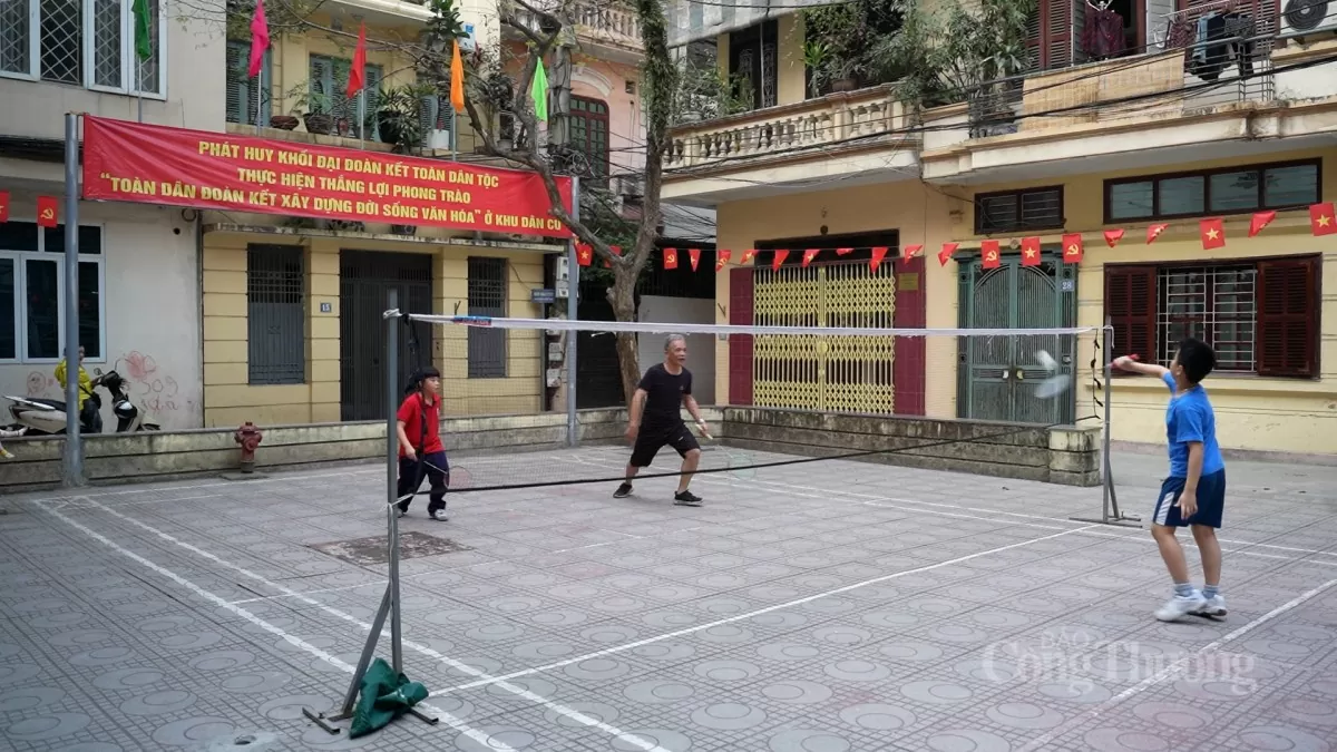 Người dân Khương Mai xin giữ sân chơi trẻ em cuối cùng Hà Nội: Đề xuất xây nhà văn hóa, dân Khương Mai lo mất sân chơi trẻ em