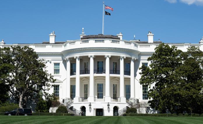 nguoi my chia re gay gat vi thue quan moi cua ong trump hinh 1