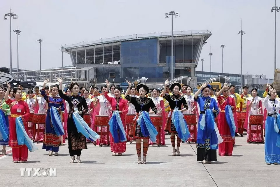 Tổng Bí thư, Chủ tịch nước Trung Quốc Tập Cận Bình đến Hà Nội Tổng Bí thư, Chủ tịch nước Trung Quốc Tập Cận Bình đến Hà Nội