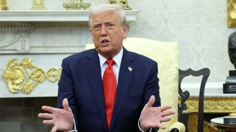 Tổng thống Donald Trump yêu cầu tước giấy phép và phạt CBS 20 tỷ USD Tổng thống Donald Trump yêu cầu tước giấy phép và phạt CBS 20 tỷ USD