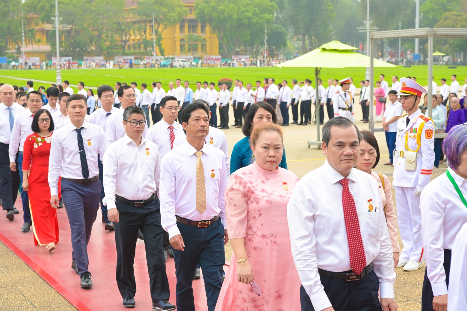 [Chùm ảnh] Chuỗi hoạt động ý nghĩa trước thềm Lễ phát động Tháng Công nhân, Tháng hành động về ATVSLĐ năm 2025