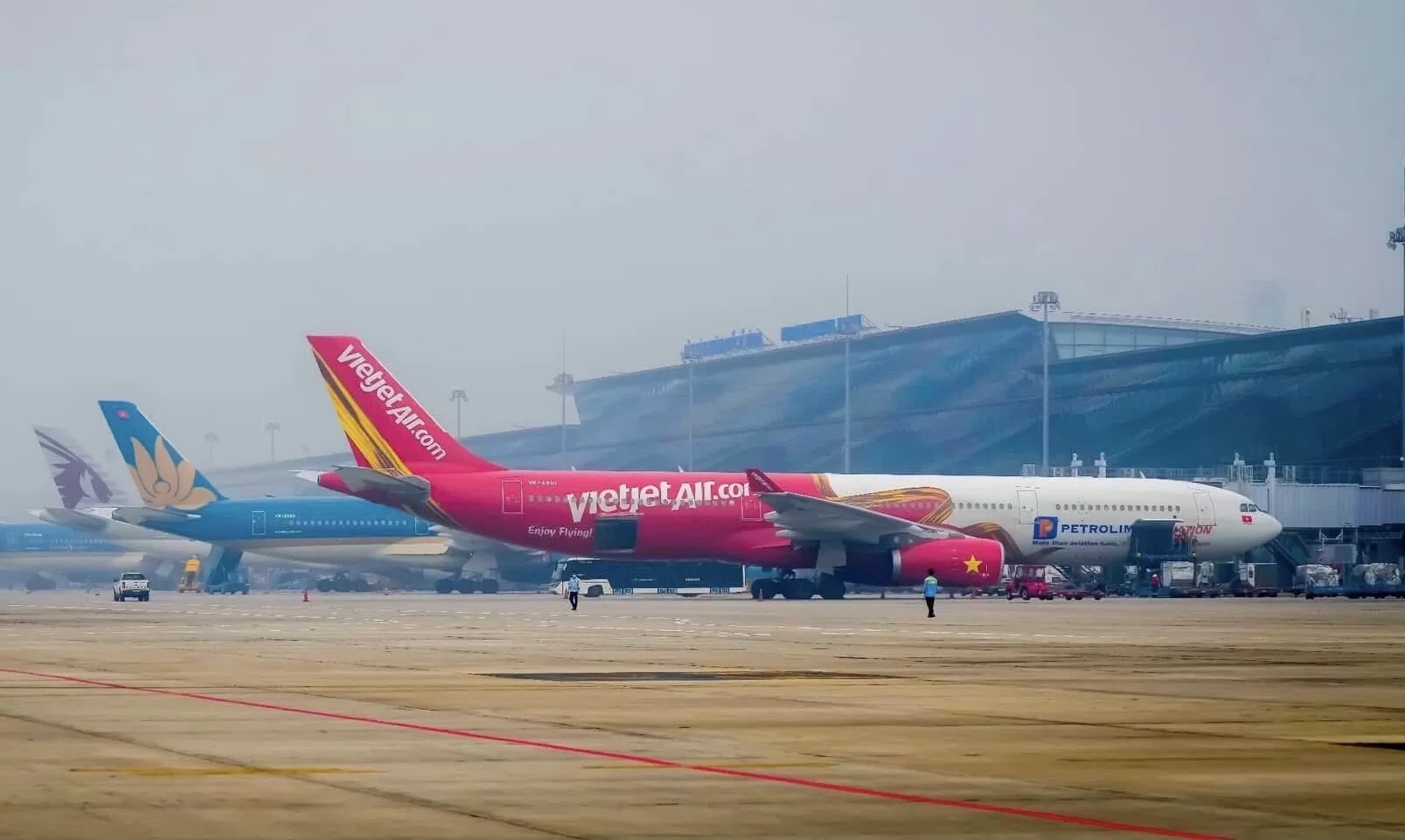 Hành khách cần lưu ý các chiêu trò vé máy bay giá rẻ. Ảnh: NIA Hành khách cần lưu ý các chiêu trò vé máy bay giá rẻ. Ảnh: NIA