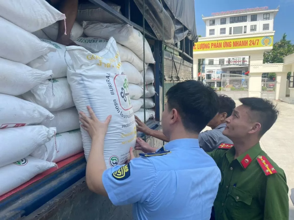 Nghệ An:Tạm giữ 3 tấn đường cát nhập lậu không hóa đơn Nghệ An:Tạm giữ 3 tấn đường cát nhập lậu không hóa đơn