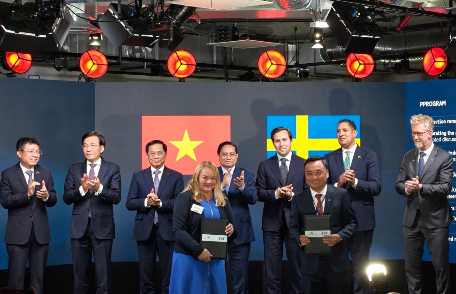 2. Việc hợp tác liên danh giữa Vietnam Airlines và Scandinavian Airlines mở ra cơ hội để Việt Nam tăng cường hiện diện tại Bắc Âu, đồng thời thúc đẩy trao đổi kinh tế, thương mại và đầu tư giữa hai bên