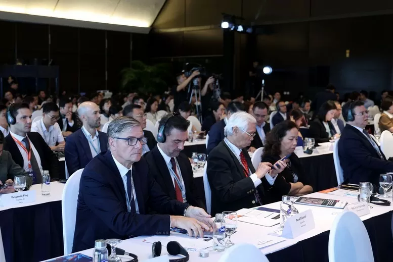 Diễn đàn đổi mới sáng tạo trong lĩnh vực y tế là không gian đối thoại đa chiều giữa các nhà hoạch định chính sách, cơ quan quản lý, chuyên gia trong và ngoài nước, doanh nghiệp y dược, doanh nghiệp công nghệ, viện nghiên cứu và các tổ chức quốc tế - Ảnh: VGP/Đức Tuân