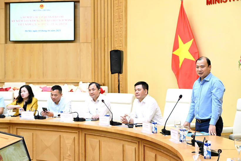 Lãnh đạo các cơ quan báo chí tham dự buổi gặp mặt