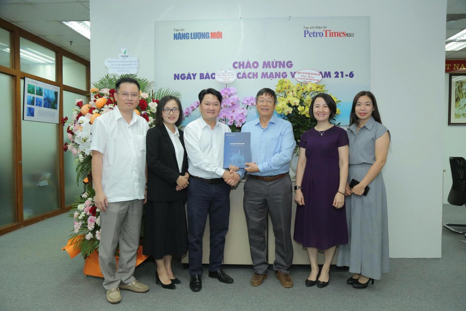 Lời cảm ơn của Tạp chí Năng lượng Mới nhân Kỷ niệm 100 năm Ngày Báo Chí Cách mạng Việt Nam Lời cảm ơn của Tạp chí Năng lượng Mới nhân Kỷ niệm 100 năm Ngày Báo Chí Cách mạng Việt Nam