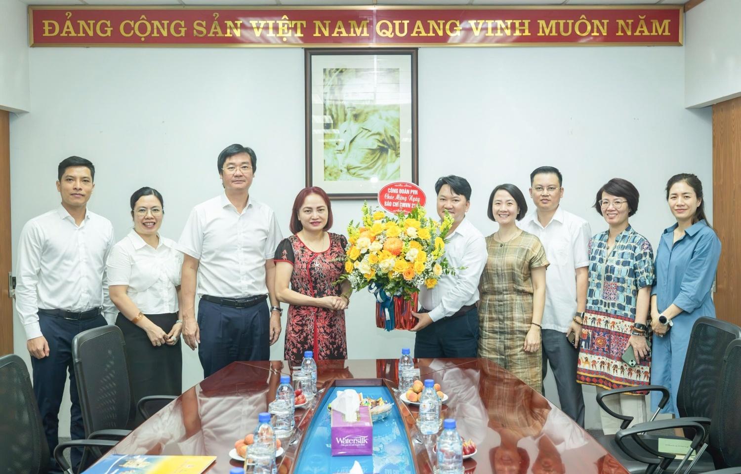 Lời cảm ơn của Tạp chí Năng lượng Mới nhân Kỷ niệm 100 năm Ngày Báo Chí Cách mạng Việt Nam Lời cảm ơn của Tạp chí Năng lượng Mới nhân Kỷ niệm 100 năm Ngày Báo Chí Cách mạng Việt Nam