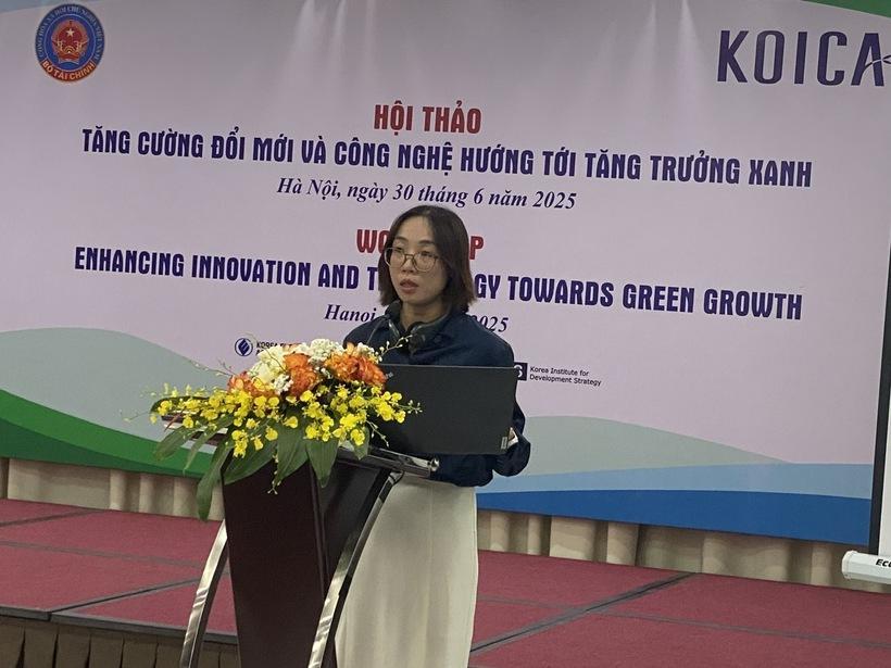 Đại diện Bộ Tài chính phát biểu tại hội thảo. Ảnh: Hải Linh