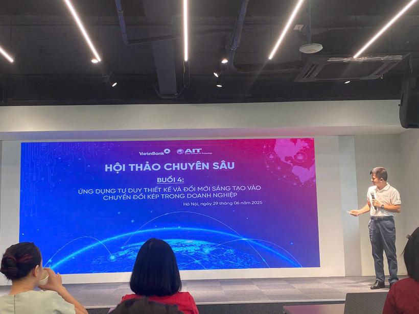 TS. Phùng Văn Đông, Giám đốc AIT Việt Nam chia sẻ tại hội thảo. Ảnh: Thanh Hoa