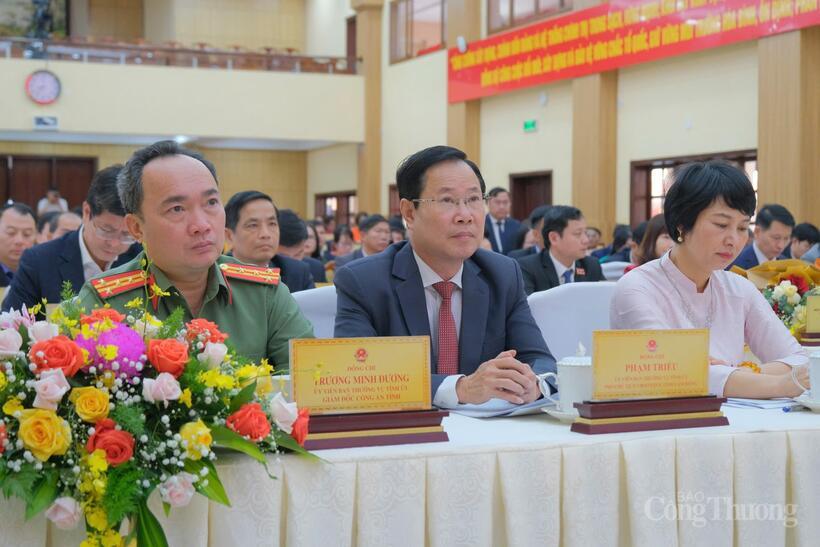 Các đại biểu tham dự kỳ họp