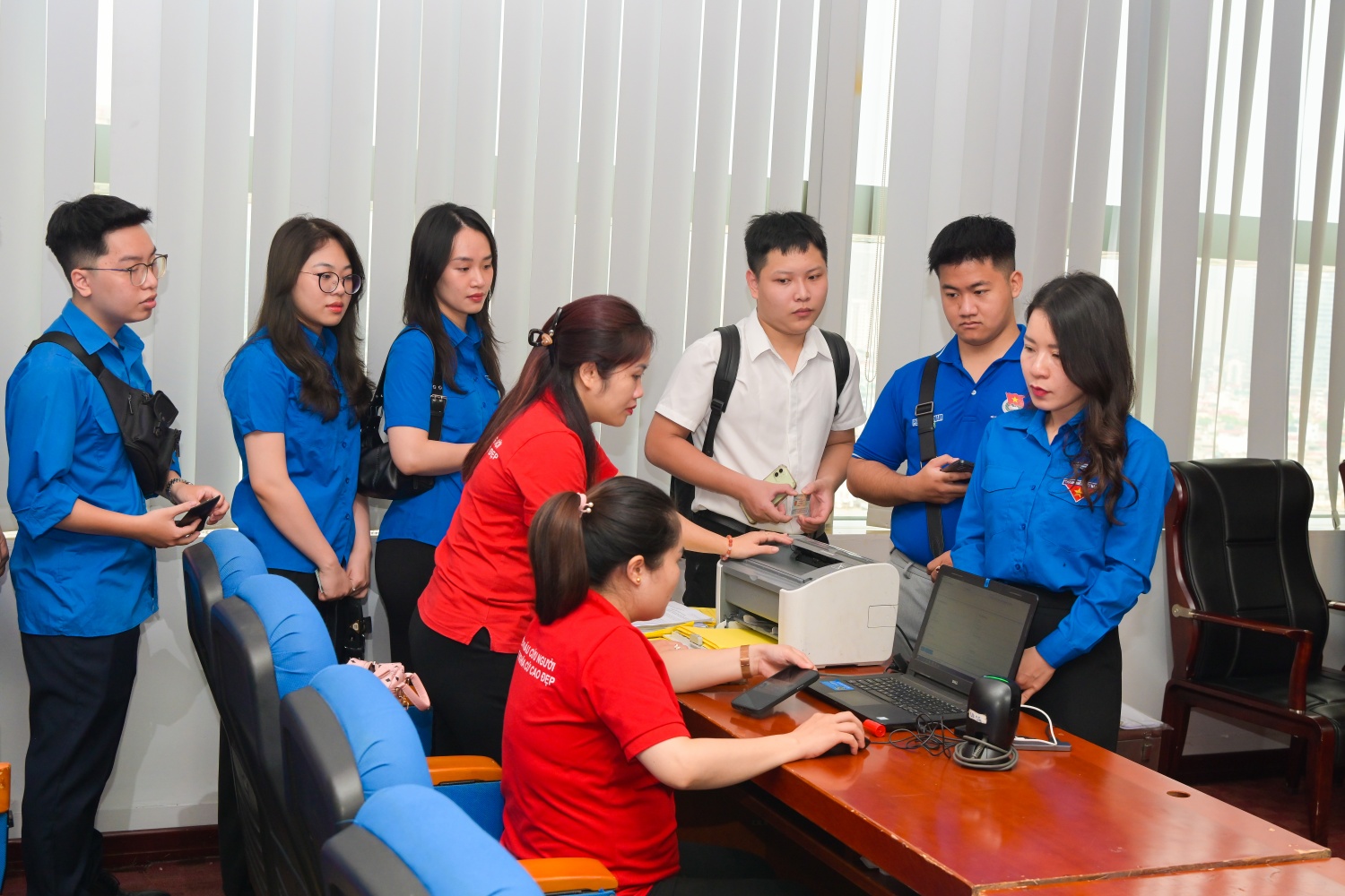 [CHÙM ẢNH] Petrovietnam tổ chức chương trình hiến máu nhân đạo “Giọt hồng yêu thương”