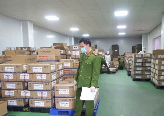 Bộ Công an triệt phá đường dây sản xuất sữa giả tại Công ty Cổ phần Dược quốc tế Rance Pharma, Công ty Cổ phần Dược dinh dưỡng Hacofood Group, thu giữ 84 loại sản phẩm sữa bột và hơn 26.000 lon sữa hồi tháng 4/2025. Ảnh: Bộ Công an