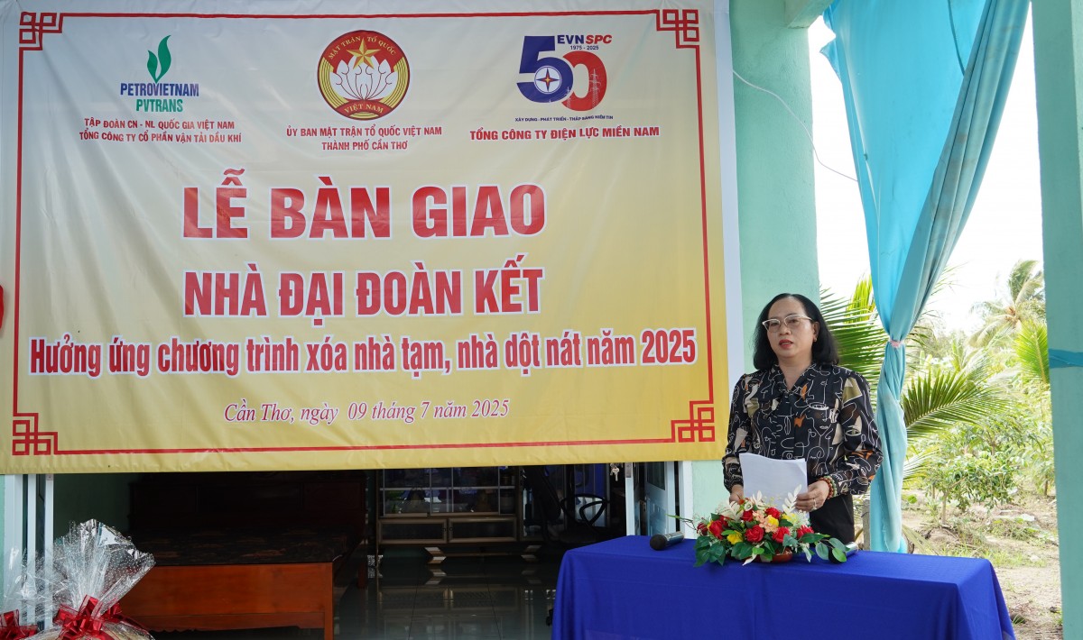 Ngành điện miền Nam hoàn thành chương trình xóa nhà tạm, nhà dột nát tại Cần Thơ