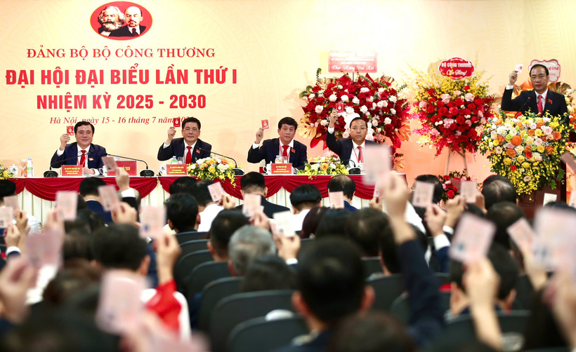 Đại hội biểu quyết thông qua Dự thảo Báo cáo chính trị của Ban chấp hành Đảng bộ Bộ Công Thương nhiệm kỳ 2020 - 2025