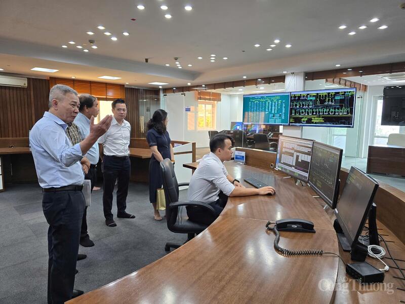 Vừa qua tại sự kiện tập huấn truyền thông về sử dụng năng lượng tiết kiệm và hiệu quả do Bộ Công Thương tổ chức NSMO đã chia sẻ những thông tin về thách thức của công tác vận hành hệ thống và tầm quan trọng của tiết kiệm điện đến các phóng viên, biên tập viên các cơ quan báo chí.