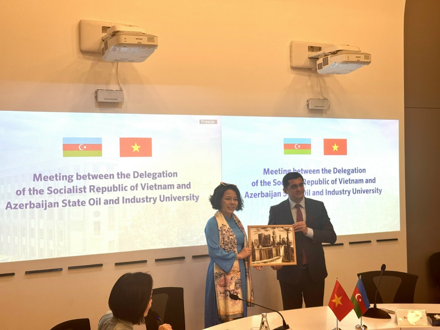 Giao lưu văn hóa Việt Nam - Azerbaijan tại trường Đại học Dầu mỏ và Công nghiệp Quốc gia Azerbaijan