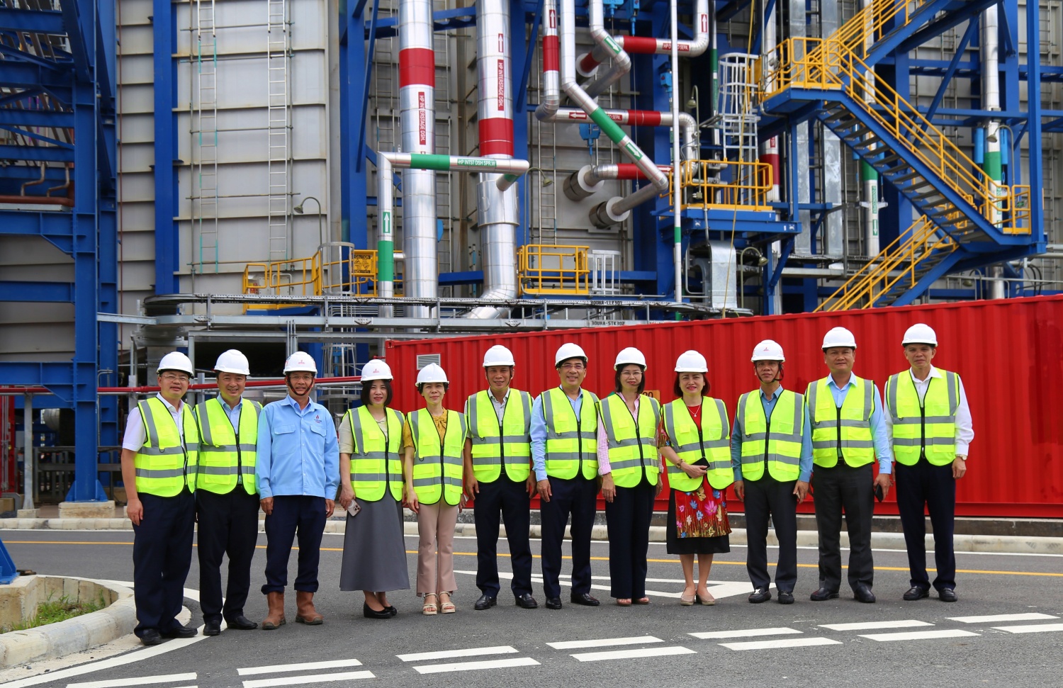 Thúc đẩy phong trào lao động sáng tạo tại các nhà máy điện Nhơn Trạch