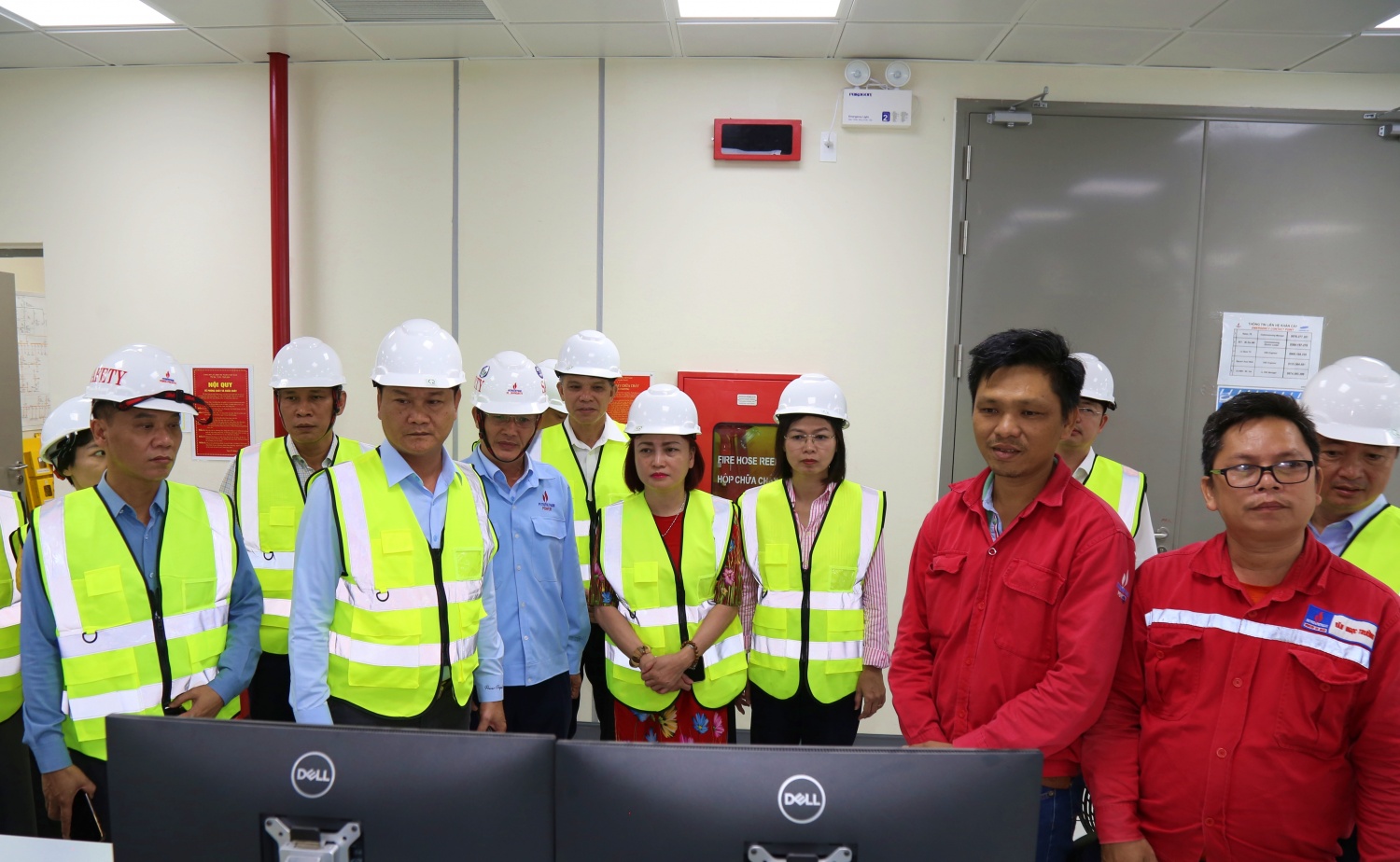 Thúc đẩy phong trào lao động sáng tạo tại các nhà máy điện Nhơn Trạch