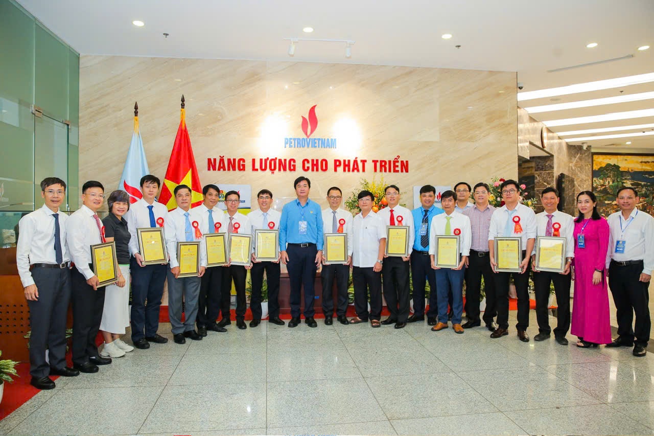 Viết tiếp câu chuyện sáng kiến của người lao động trong hành trình 50 năm Petrovietnam