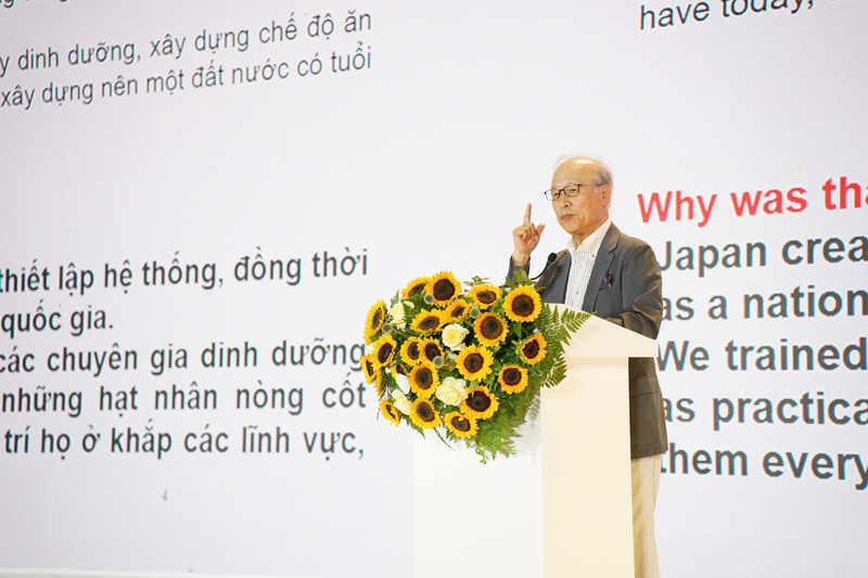 GS. Nakamura Teiji, Chủ tịch Hiệp hội Dinh dưỡng Nhật Bản phát biểu tại Hội thảo khoa học quốc tế về dinh dưỡng năm 2025: Vì một Việt Nam khỏe mạnh - Vì tầm vóc Việt sáng ngày 14/8